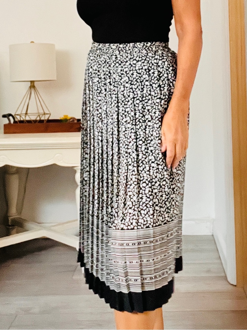 Vintage UK brand Black and White Pleated Midi Skirt with Patterned Hem